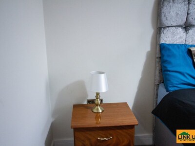 Flat 1 , Holden Court 