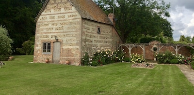 The Dovecote , a self contained cottage in a peaceful garden