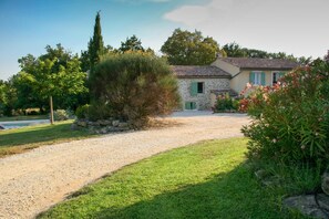 Driveway into Mas des Gardies, pool to the left