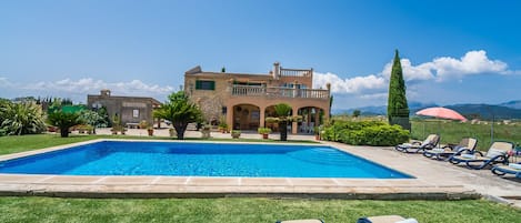 Finca rural mallorquina con piscina y vistas