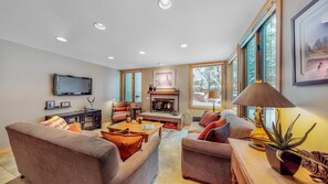 Tam 33 Living Room 2