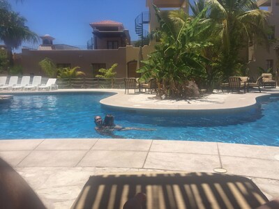 Hermosa casa de 2 dormitorios y 2 baños a pasos de la playa y piscinas en la bahía de Loreto