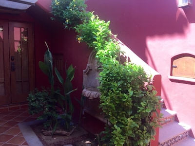 Hermosa casa de 2 dormitorios y 2 baños a pasos de la playa y piscinas en la bahía de Loreto