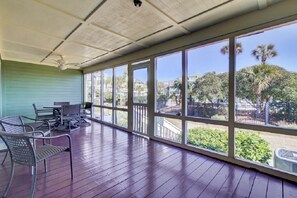 Screened in Porch