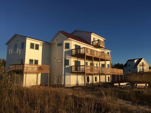 From Left, Poplar Apt, Spruce Cottage, Maple Cottage of Lake Bluff Preserve