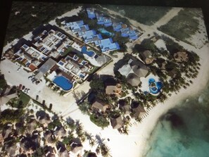 Blue roof tops show how close to the beach!