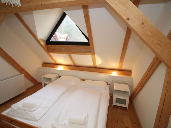 Wood, Lighting, Lamp, Comfort, Building, Hardwood, Attic, Tints And Shades, Ceiling