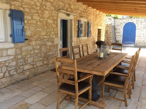 Outdoor dining