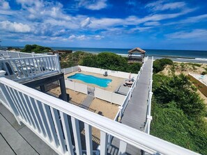 WH39 Top Deck Views Pool 
