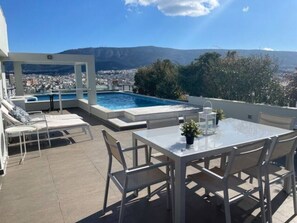 Roof garden and swimming pool relaxation