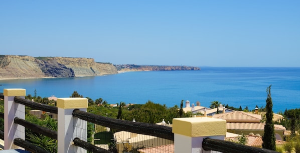 Stunning panoramic views! This shot shows East across the sea & cliffs at Lagos.