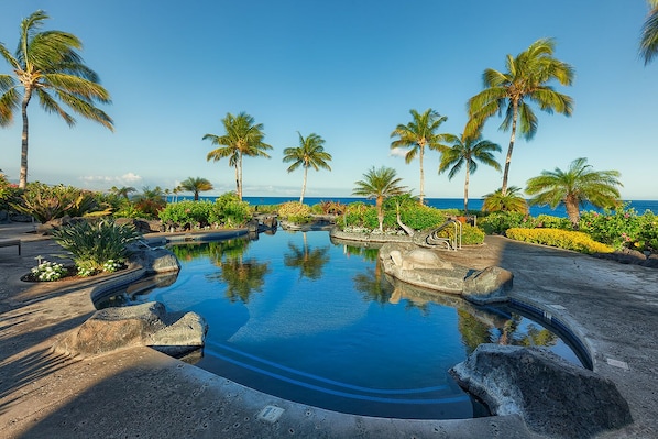 Hali'i Kai Amenity Center 