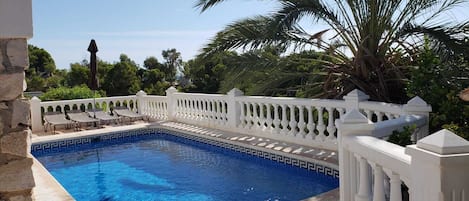 8x4 pool facing the sea 