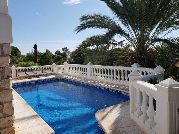 8x4 pool facing the sea 