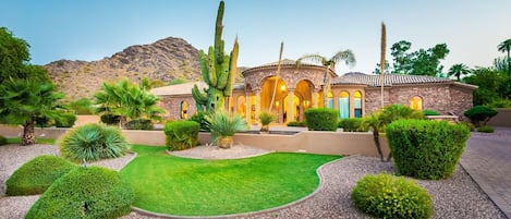 Gorgeous estate sitting near Mummy Mountain in sunny Paradise Valley, AZ