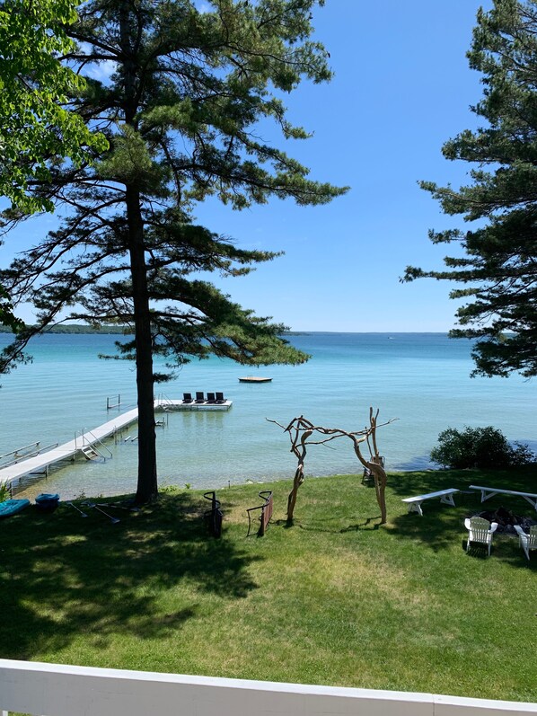 Lake view with your coffee each morning. 
