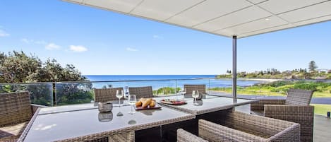 Beachfront, Covered Outdoor Area, Views, Views - Beach, Views - ocean, Views - water