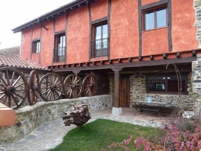 Casa rural en la Montaña Palentina con jardín,  ideal para hacer senderismo 