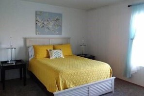 Living Area (5)