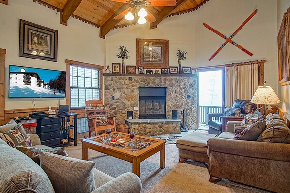 Welcome to Whistlepunk 30: Exceptional chalet 3 bedroom living at slopeside.