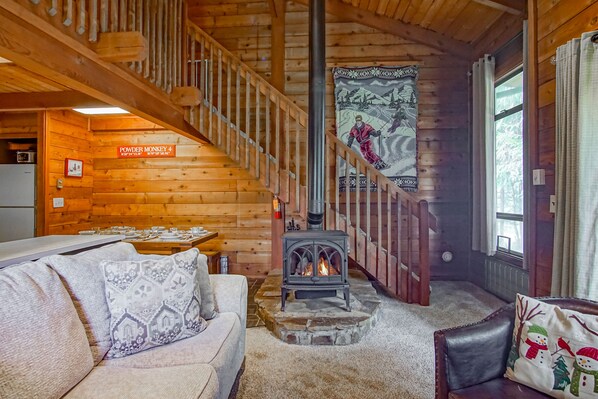 Living room with a gas fire place