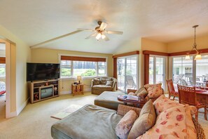 Living Room | Smart TV | Electric Fireplace