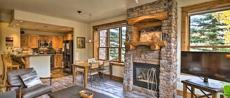 Mt. Crested Butte Vacation Rental Condo | 2BR | 2BA | Elevator Access