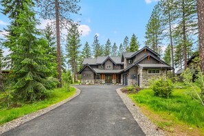 Heart of the Hill in Suncadia Resort - Heart of the Hill in Suncadia Resort on the Rope Rider Golf Course!