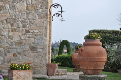 - Top Lage - Villa in San Gimignano, Ansicht von oben, 4 Doppelzimmer mit Bad C, WiFi