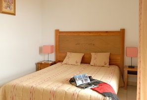 The bedroom may feature 1 Double bed or 2 Single beds, please specify any preferences with our team!