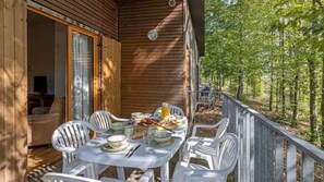 Sit out on this gorgeous sun terrace and enjoy the warm sunshine!  Please note that lake views are not guaranteed.