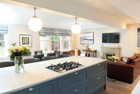 Kitchen & living room
