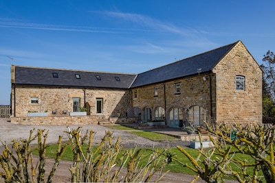 Pig Run Barn-4 Star Gold Cottage set in countryside nr Beamish, Newcastle&Durham