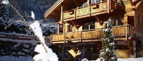 Véritable Chalet en Mélèze massif, vue magnifique sur le massif du Mont-Blanc