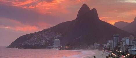 Vista para praia/oceano