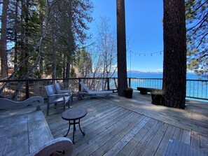 amazing deck overlooking the lake - amazing deck overlooking the lake