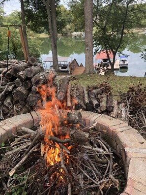 Cosy fire and lake view this Fall.