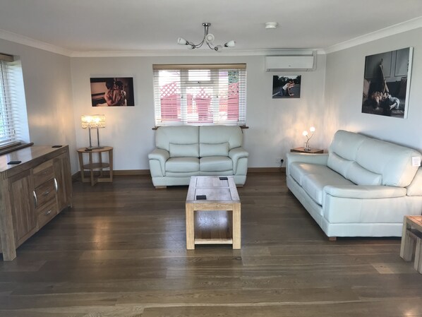 The Lounge