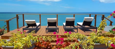 Outdoor deck overlooking the ocean 