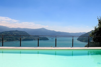 Apartment on Lake Iseo 4/6 people with swimming pool Lake view
