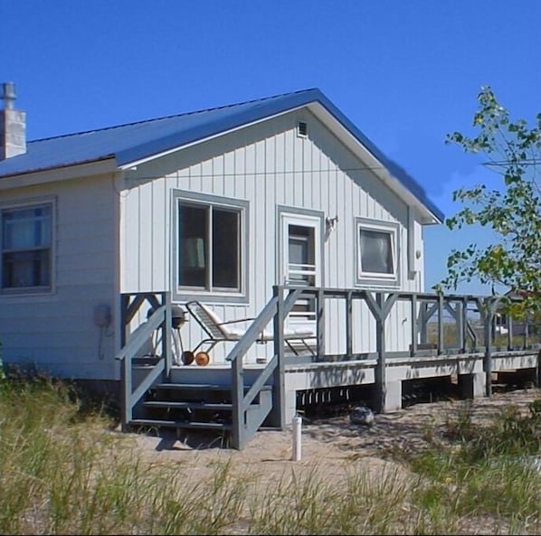 Front of cottage facing Coast Guard Pointe Street