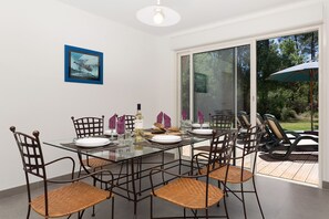 Enjoy your food at the dining table.