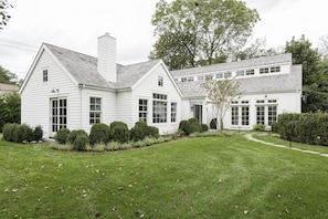 Transitional updated take on classic farm with a rich history in East Hampton
