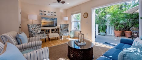 Banana Blossoms is a recently renovated townhome located in Truman Annex...