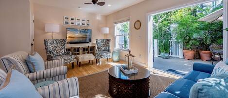 Banana Blossoms is a recently renovated townhome located in Truman Annex...