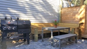 Outdoor Dining and Grill with both Gas (proviced) or Charcoal