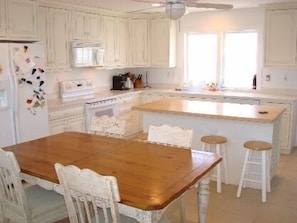 Large Eat in Kitchen