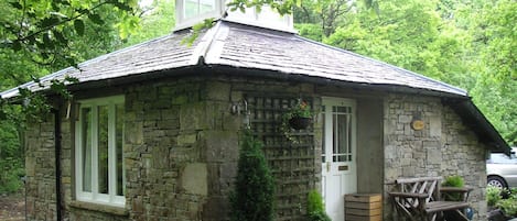 A 100 year old limestone cottage