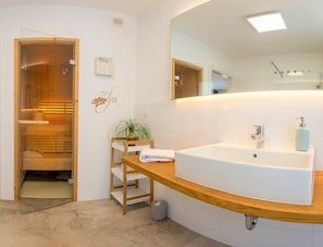 Holiday-Home-Grimming-Lodges-Distel-Tauplitz-bathroom-sauna