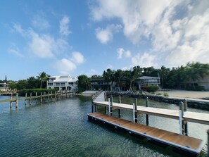 Floating dock